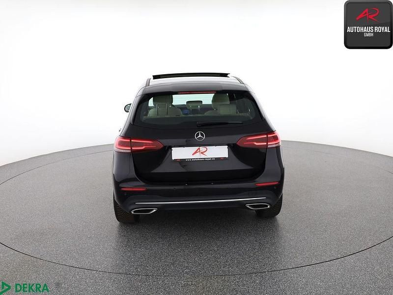 Gebraucht Mercedes B250e Progressive 218 PS (160 kW) 2022 Kosmosschwarz Van / Kleinbus