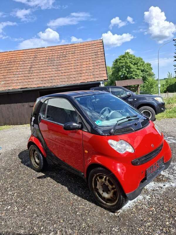 Schwarz Gebraucht 2004 Smart ForTwo Coupé Basis Kleinwagen | 1.800 € (Guter Preis) - Bild 1/4