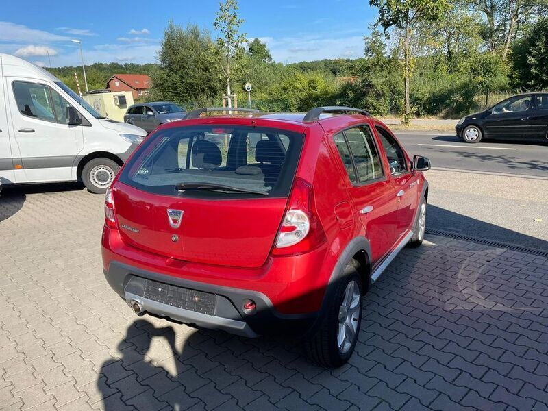 Gebraucht Dacia Sandero Stepway 84 PS (61 kW) 2012 Rot metallic Kleinwagen