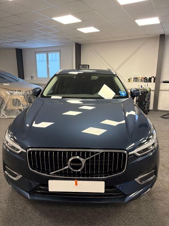 Blau Gebraucht 2020 Volvo XC60 Inscription SUV | 32.500 € (Fairer Preis) - Bild 1/4