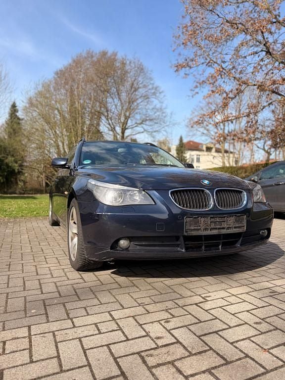 Gebraucht BMW 523 177 PS (130 kW) 2006 Blau Limousine