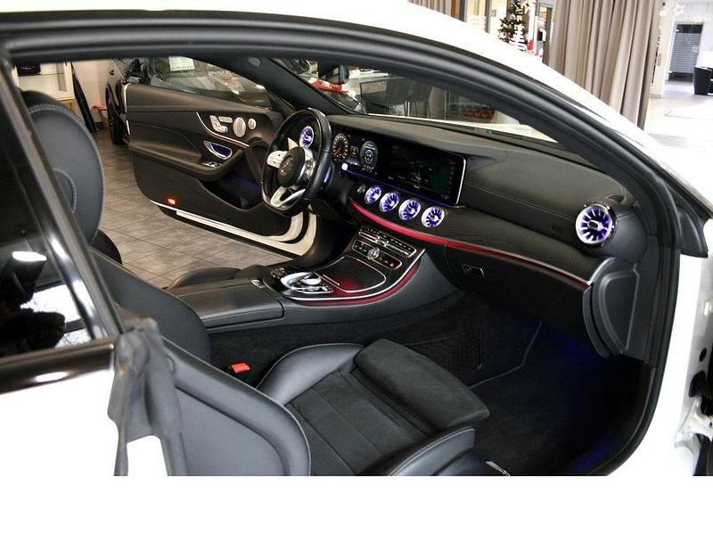 Gebraucht Mercedes E300 AMG 245 PS (180 kW) 2020 Weiß Coupé