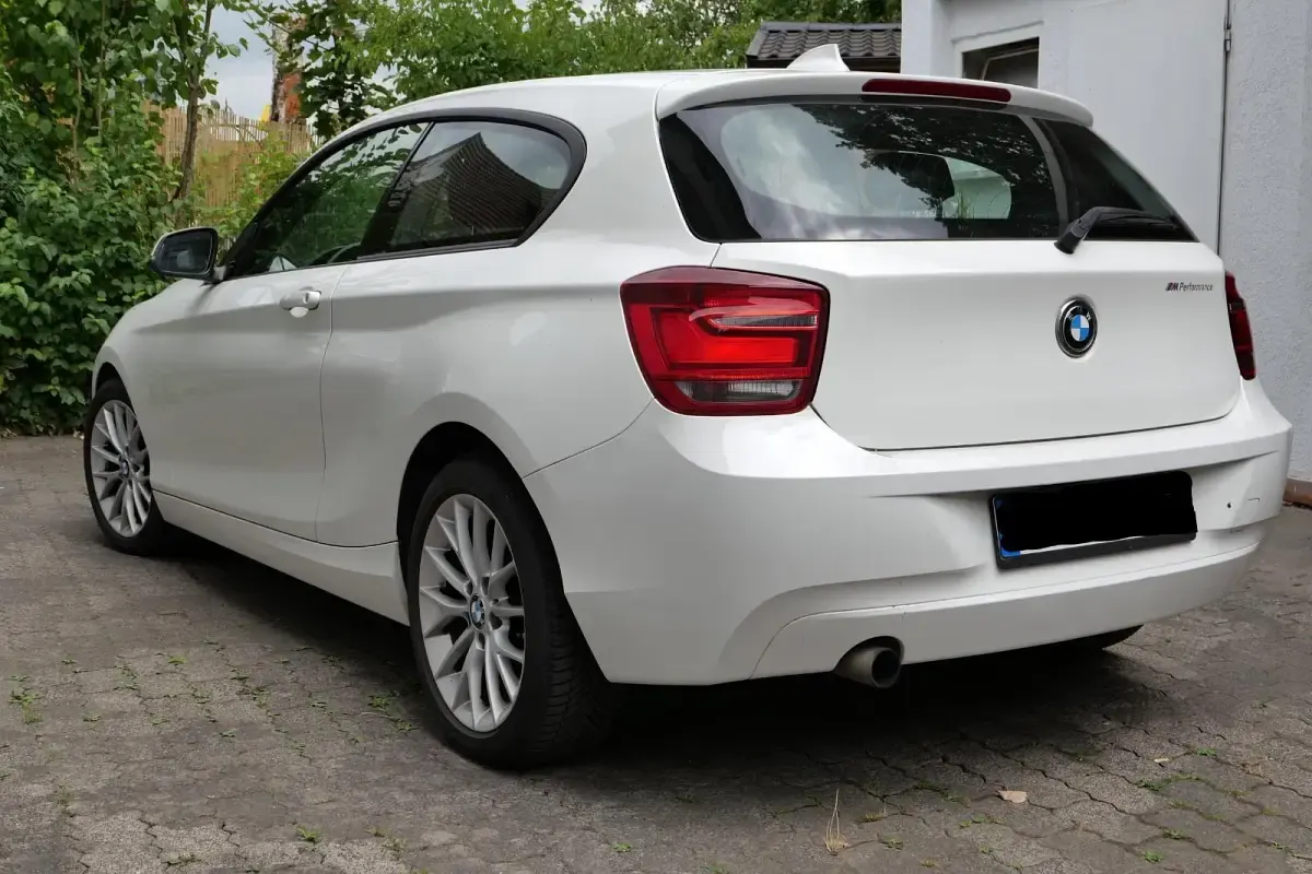 Gebraucht BMW 114 102 PS (75 kW) 2014 Weiß Kleinwagen