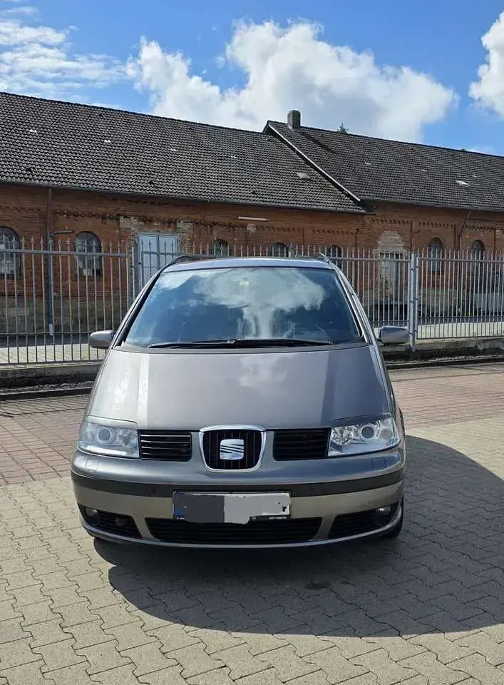Brugt Seat Alhambra 140 HK (102 kW) 2008 Grå MPV