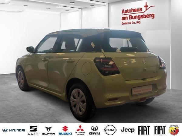Neu Suzuki Swift Club 83 PS (61 kW) 2025 Gelb Kleinwagen