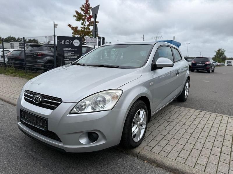 Silber Gebraucht 2009 Kia ProCeed Coupé | 1.799 € (Fairer Preis) - Bild 1/4