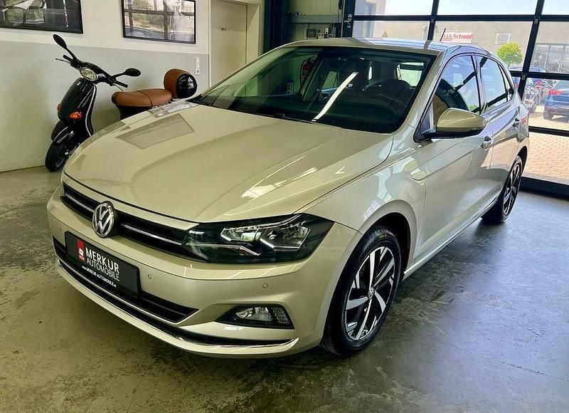 Silber Gebraucht 2019 VW Polo Highline Limousine | 10.500 € (Superpreis) - Bild 1/3