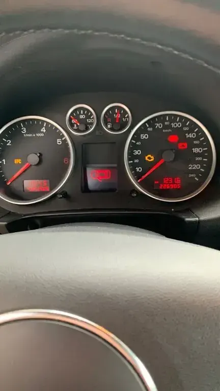 Second-hand Audi A2 75 CP (55 kW) 2005 Gri Hatchback