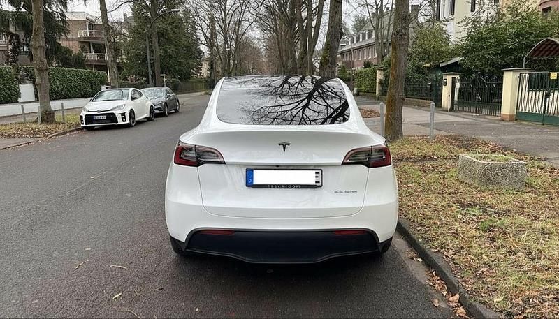 Gebraucht Tesla Model Y 274 kW (373 PS) 2023 Weiß SUV