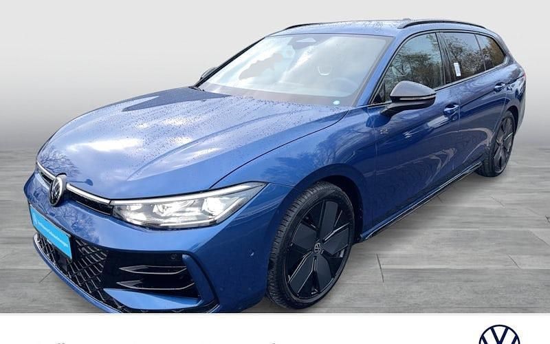 Gebraucht VW Passat R-line 265 PS (194 kW) 2025 Blau Kombi