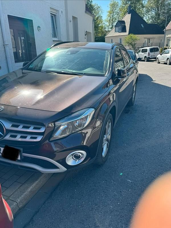 Usata Mercedes 220 177 CV (130 kW) 2017 Marrone SUV