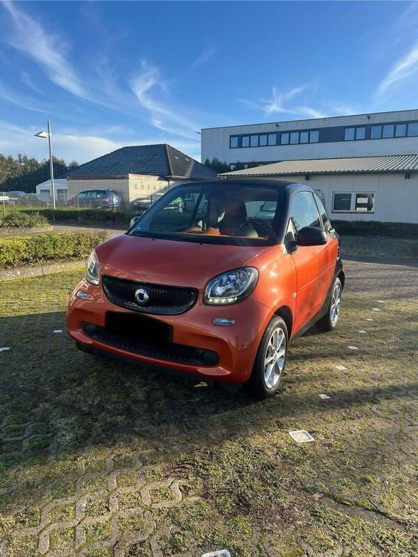 Orange Gebraucht 2018 Smart ForTwo Coupé Kleinwagen | 7.500 € (Guter Preis) - Bild 1/3