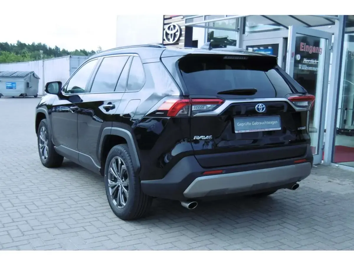 Gebraucht Toyota RAV4 Hybrid Team 218 PS (160 kW) 2024 Schwarz SUV