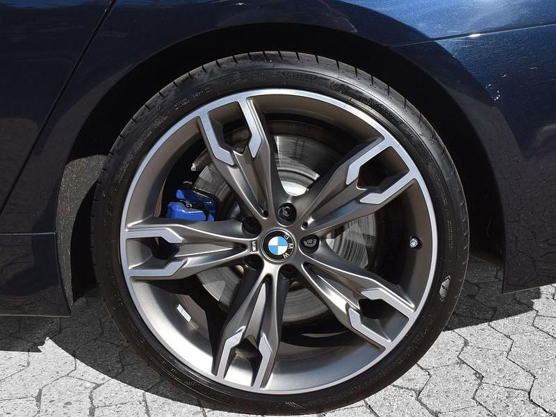 Gebraucht BMW M550 Performance 530 PS (389 kW) 2022 M carbonschwarz Limousine