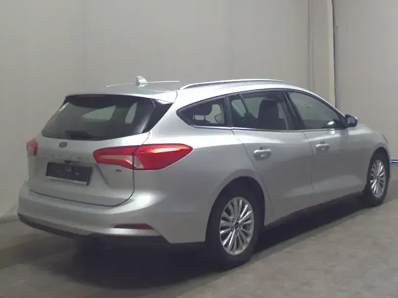 Gebraucht Ford Focus Titanium 125 PS (91 kW) 2021 Silber Kombi