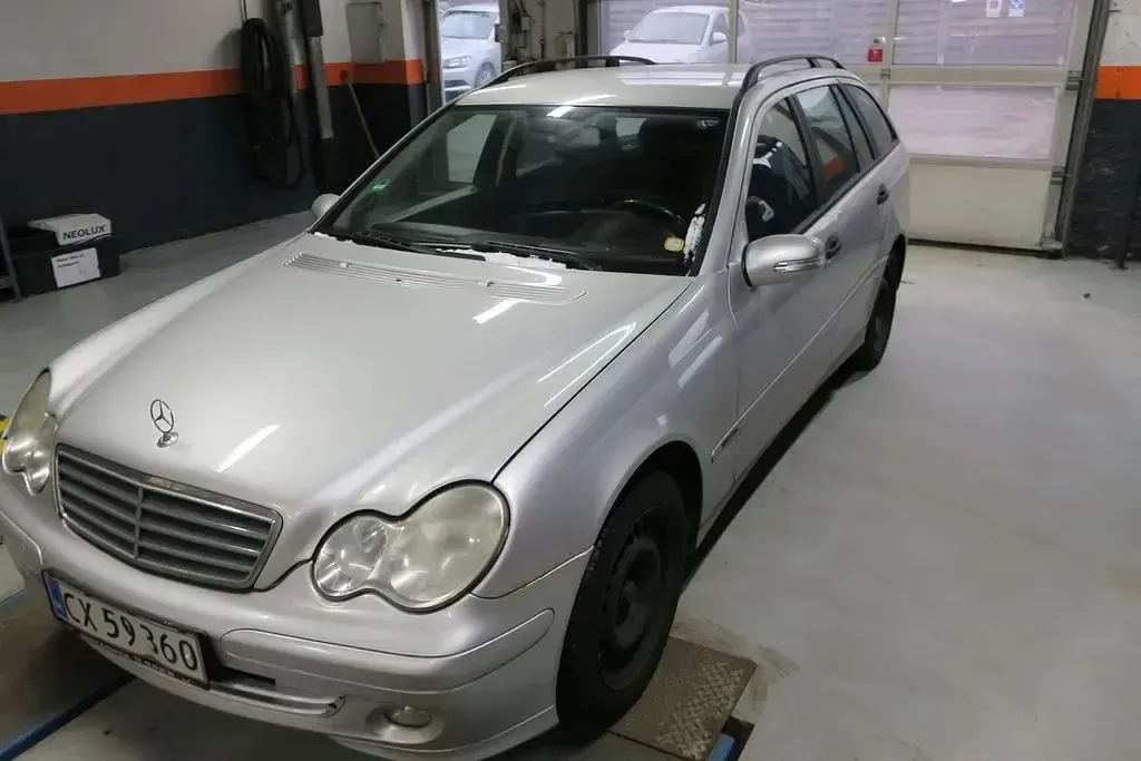 Gebraucht Mercedes C180 143 PS (105 kW) 2006 Silber Kombi