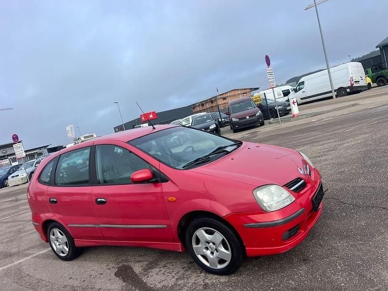 Rot Gebraucht 2003 Nissan Almera Tino Acenta Van / Kleinbus | 550 € (Superpreis) - Bild 1/4