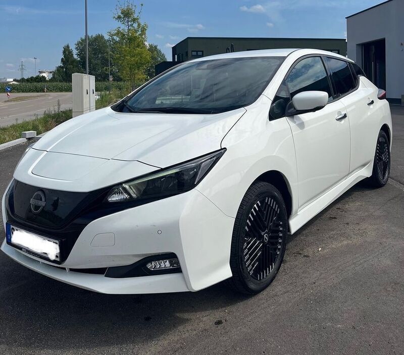 Weiß Gebraucht 2022 Nissan Leaf N-Connecta Kleinwagen | 15.999 € (Superpreis) - Bild 1/4