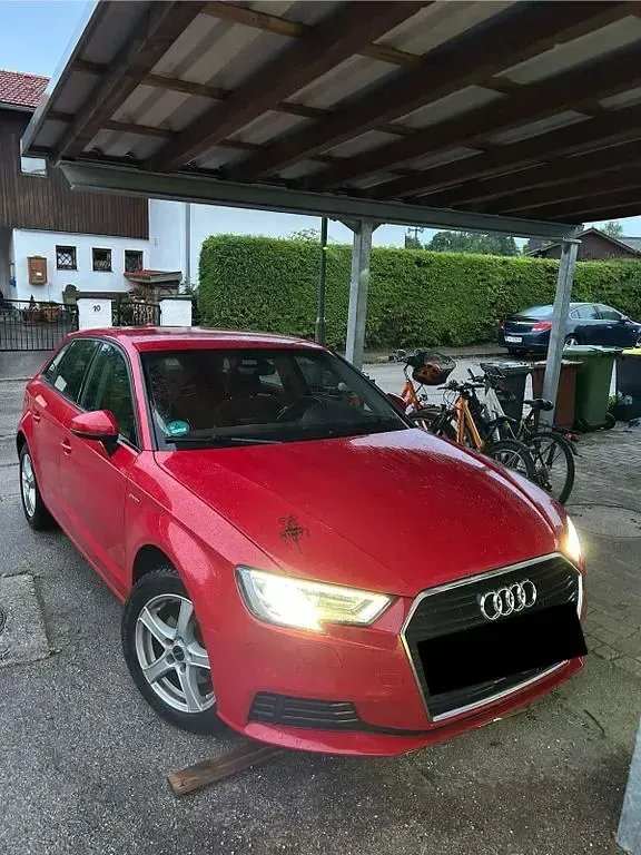 Second-hand Audi A3 Ambiente 110 CP (80 kW) 2017 Roșu Berlinǎ