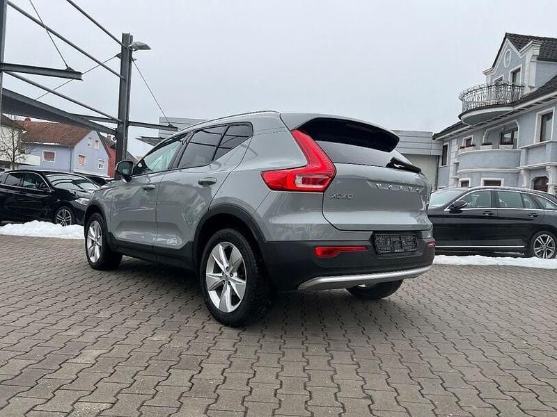 Gebraucht Volvo XC40 Core 129 PS (94 kW) 2023 Vapour grey / SUV