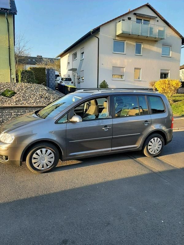 Gebraucht VW Touran 115 PS (84 kW) 2005 Grau Van / Kleinbus