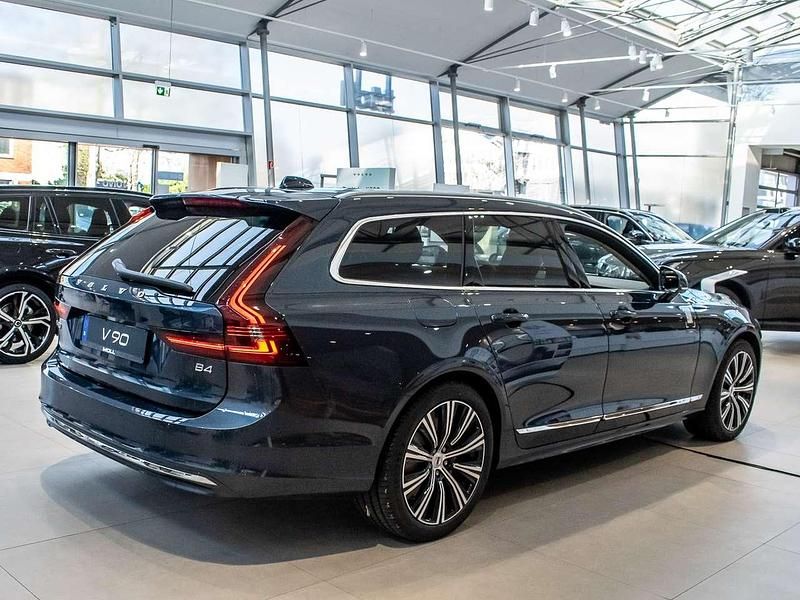 Second-hand Volvo V90 Plus 197 CP (144 kW) 2024 Albastru Break