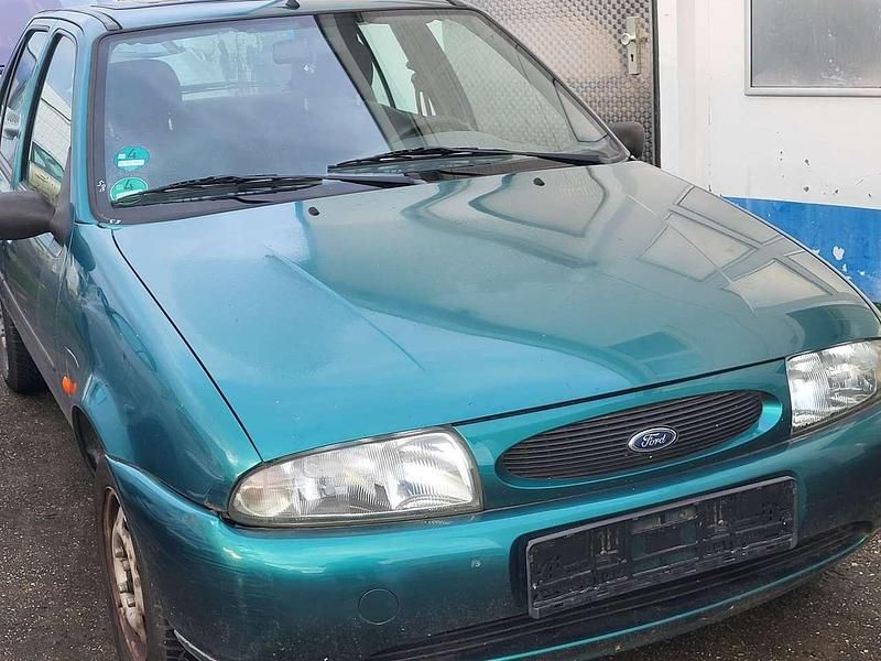 Other Gebraucht 2000 Ford Fiesta Futura Limousine | 800 € (Guter Preis) - Bild 1/4