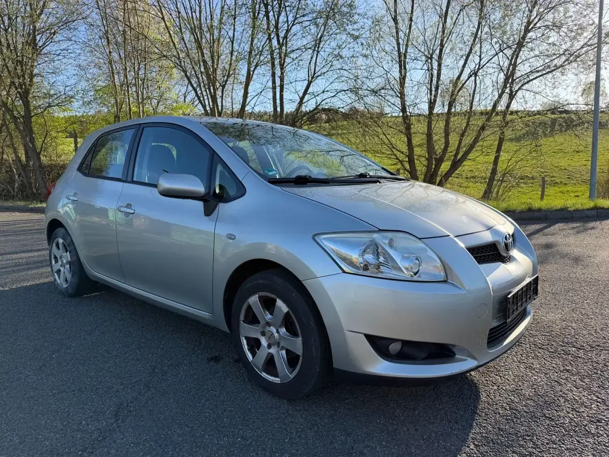 Gebraucht Toyota Auris Luna 124 PS (91 kW) 2008 Grau Kleinwagen
