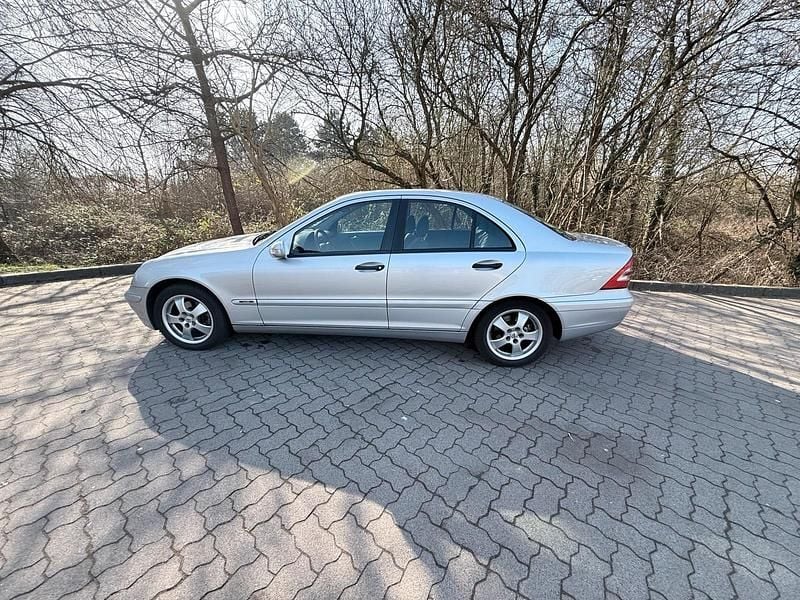 Gebraucht Mercedes C200 163 PS (119 kW) 2001 Grau Limousine