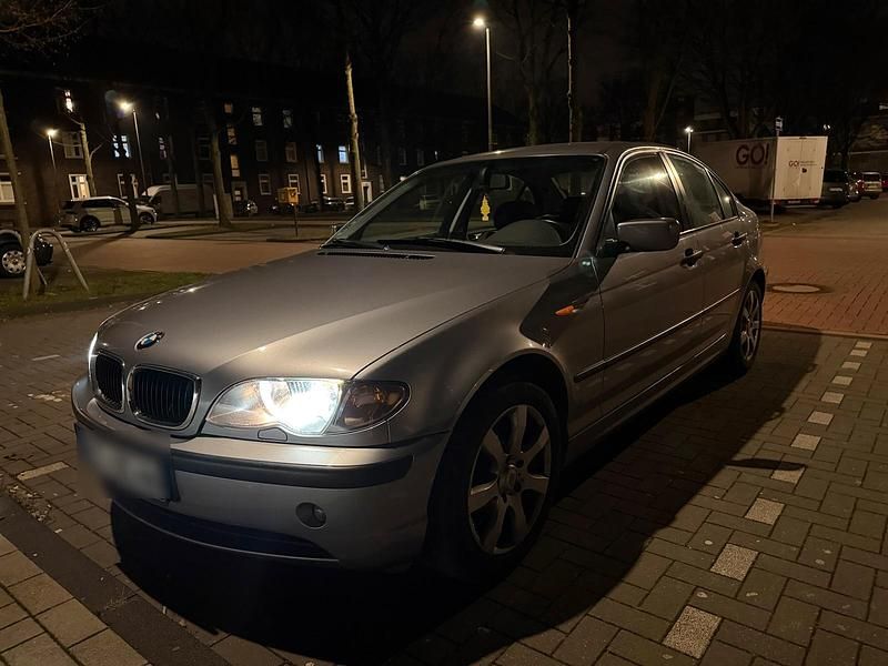 Grau Gebraucht 2004 BMW 320 Limousine | 2.350 € (Guter Preis) - Bild 1/4