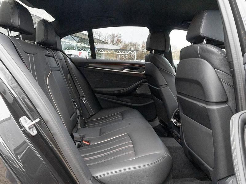Gebraucht BMW 530 Performance 286 PS (210 kW) 2022 Sophistograu brillanteffekt Limousine