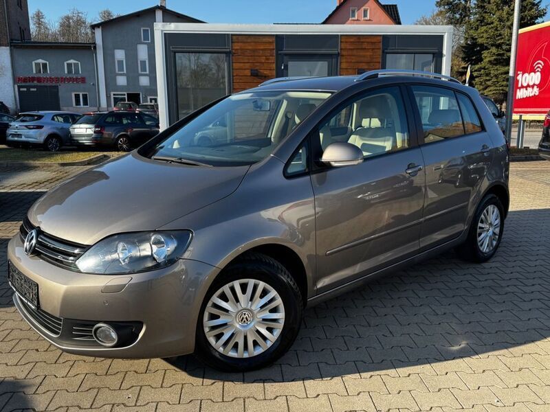 Braun Gebraucht 2009 VW Golf Plus Cross Highline Van / Kleinbus | 5.990 € (Etwas zu teuer) - Bild 1/4