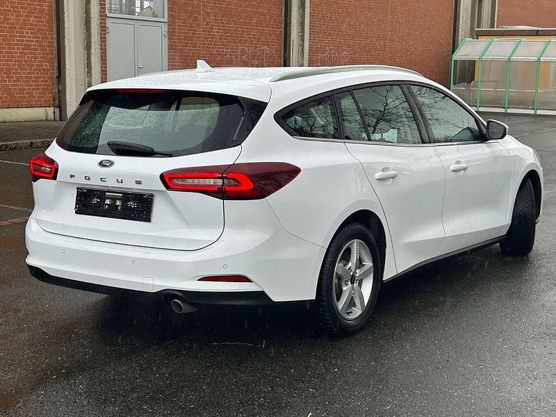 Gebraucht Ford Focus 116 PS (85 kW) 2023 Weiß Limousine