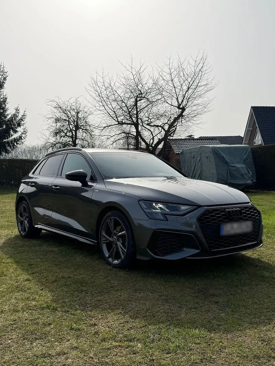 Gebraucht Audi A3 S-Line 116 PS (85 kW) 2023 Grau Limousine