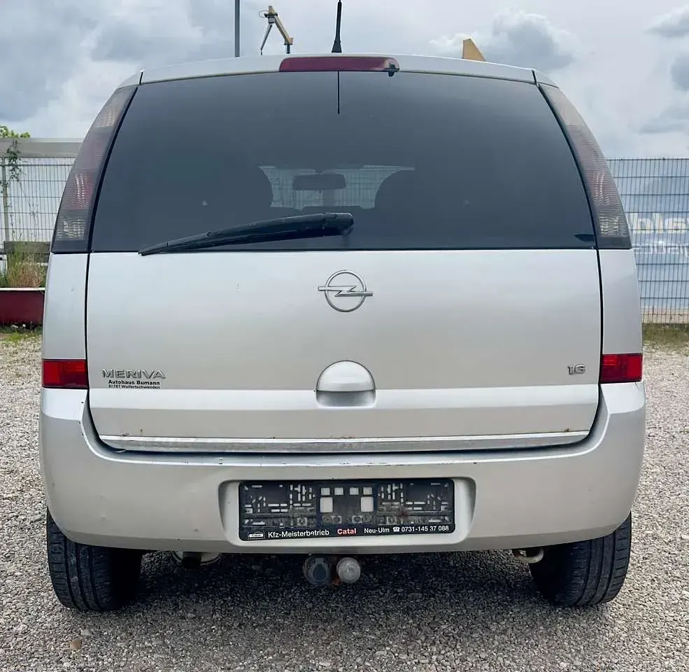 Gebraucht Opel Meriva 105 PS (77 kW) 2007 Starsilber iii m2 Van / Kleinbus