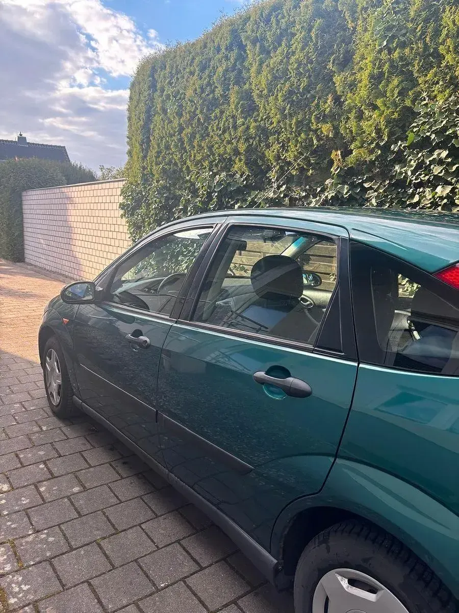 Gebraucht Ford Focus 101 PS (74 kW) 2002 Grün Limousine