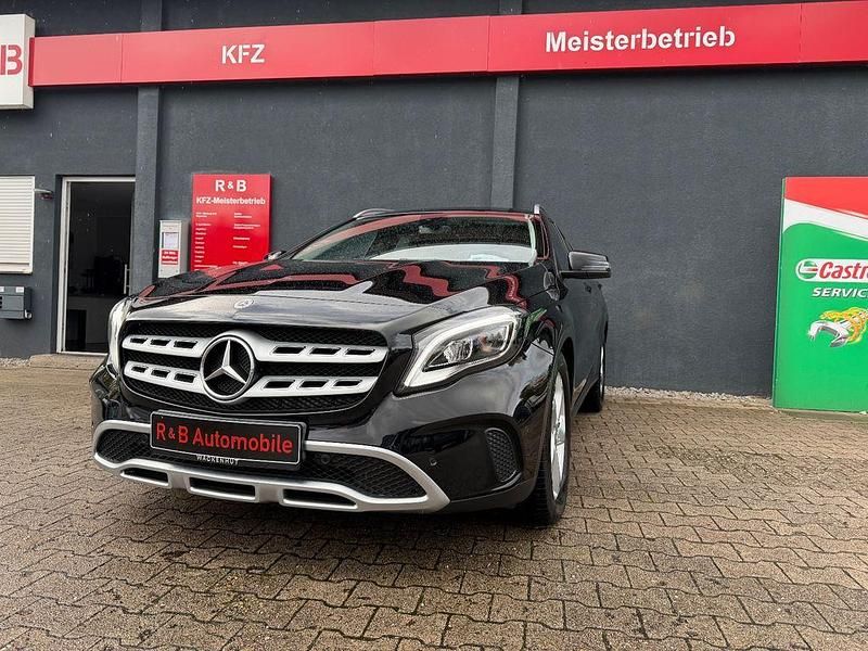 Schwarz Gebraucht 2018 Mercedes GLA180 SUV | 19.999 € (Fairer Preis) - Bild 1/4