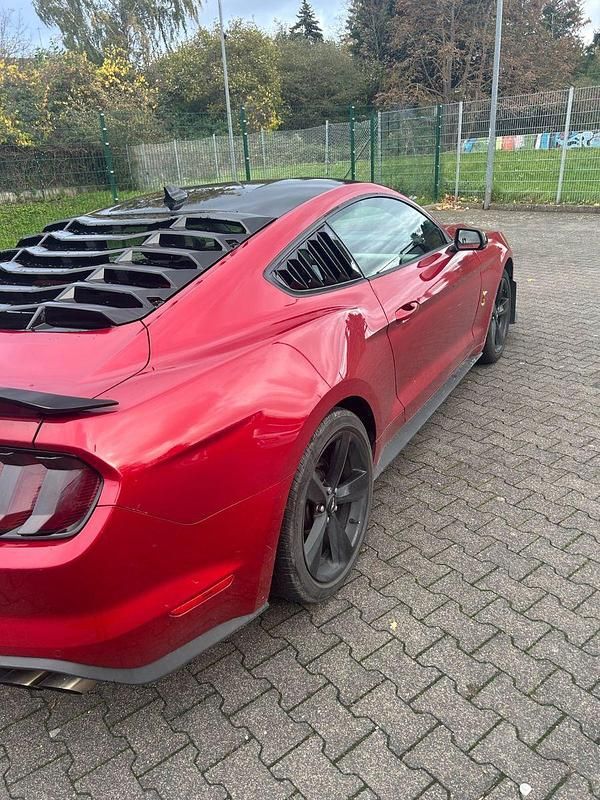 Gebraucht Ford Mustang GT 317 PS (233 kW) 2023 Rot Coupé
