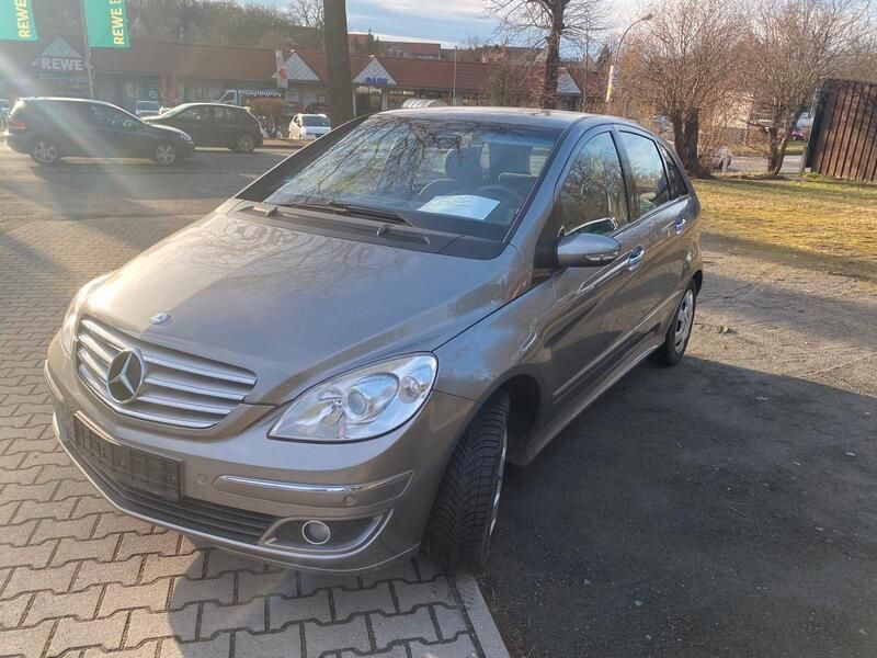 Grau Gebraucht 2005 Mercedes B200 Van / Kleinbus | 4.399 € (Fairer Preis) - Bild 1/4