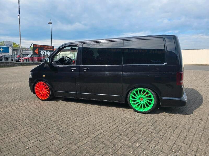 Schwarz Gebraucht 2011 VW T5 Van | 17.900 € (Fairer Preis) - Bild 1/4