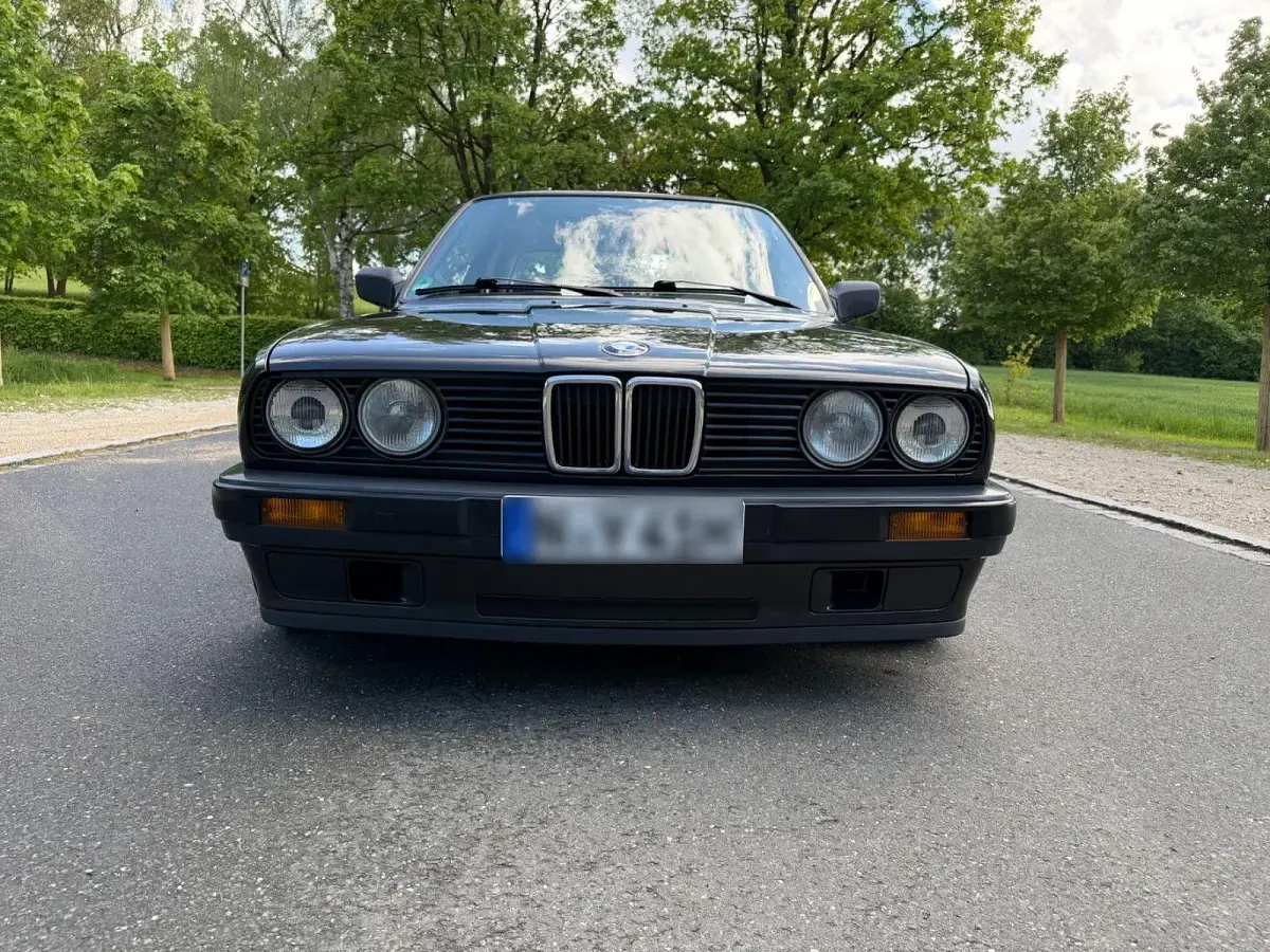 Gebraucht BMW 320 129 PS (94 kW) 1987 Schwarz Coupé