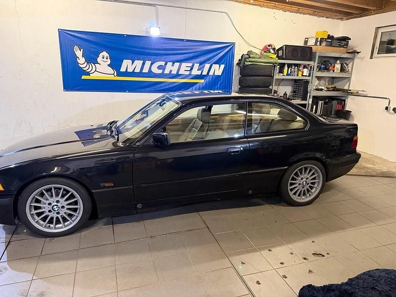 Gebraucht BMW 328 193 PS (141 kW) 1996 Schwarz Coupé