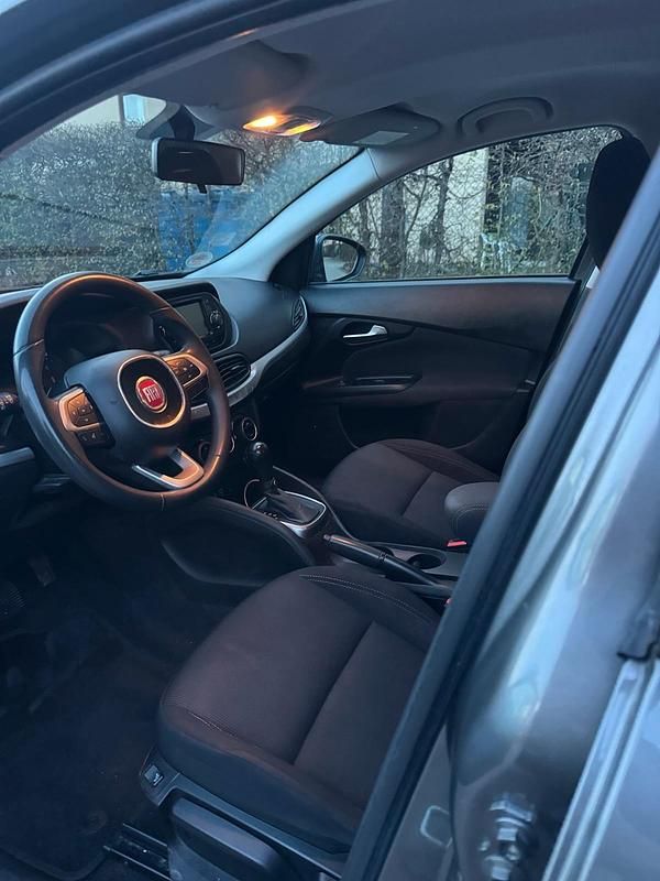 Gebraucht Fiat Tipo 120 PS (88 kW) 2018 Grau Kombi