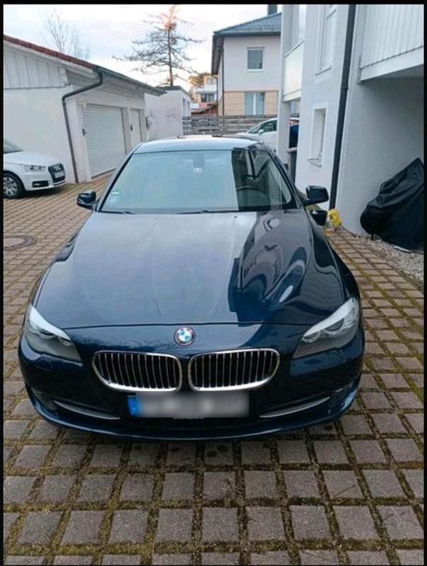 Blau Gebraucht 2010 BMW 523 Limousine | 13.500 € - Bild 1/4
