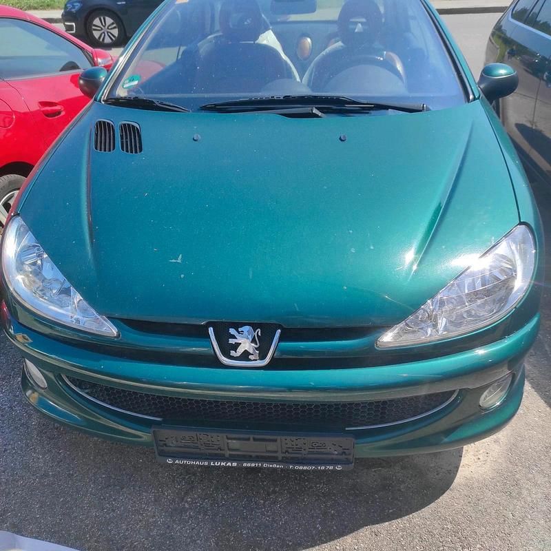 Grün Gebraucht 2004 Peugeot 206 CC Roland Garros Cabrio | 399 € (Superpreis) - Bild 1/4