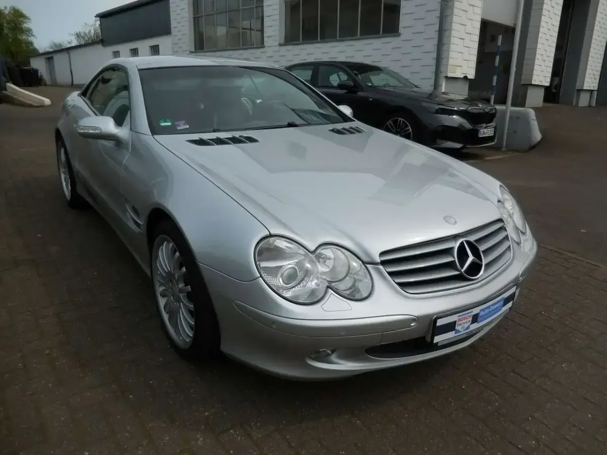Gebraucht Mercedes SL500 306 PS (225 kW) 2002 Brillantsilber  metalliclack Cabrio