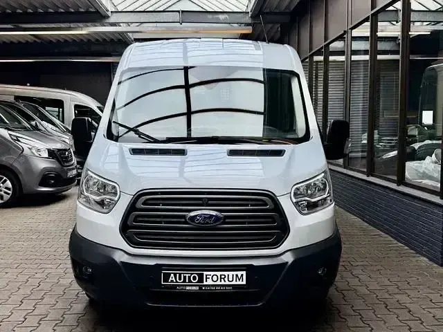 Second-hand Ford Transit 131 CP (96 kW) 2019 Alb Monovolum