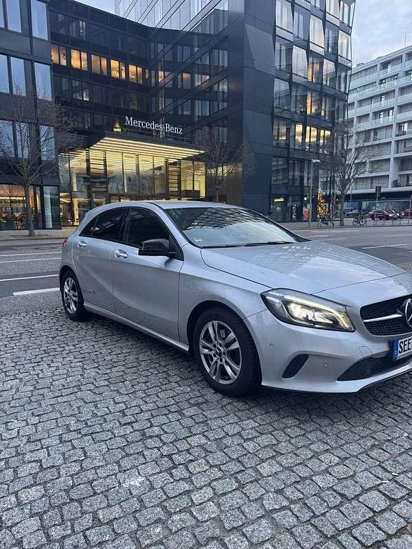 Gebraucht Mercedes A200 136 PS (100 kW) 2018 Silber Limousine