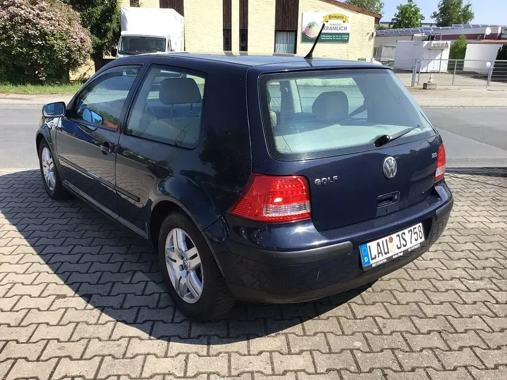 Usata VW Golf IV Edition 116 CV (85 kW) 2002 Blu Berlina