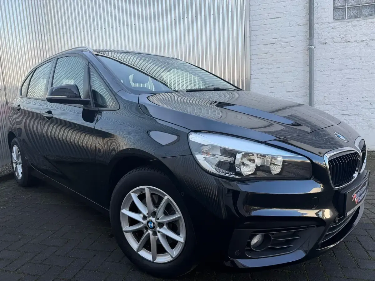 Gebraucht BMW 216 Active Tourer Sport Line 116 PS (85 kW) 2016 Schwarz Van / Kleinbus